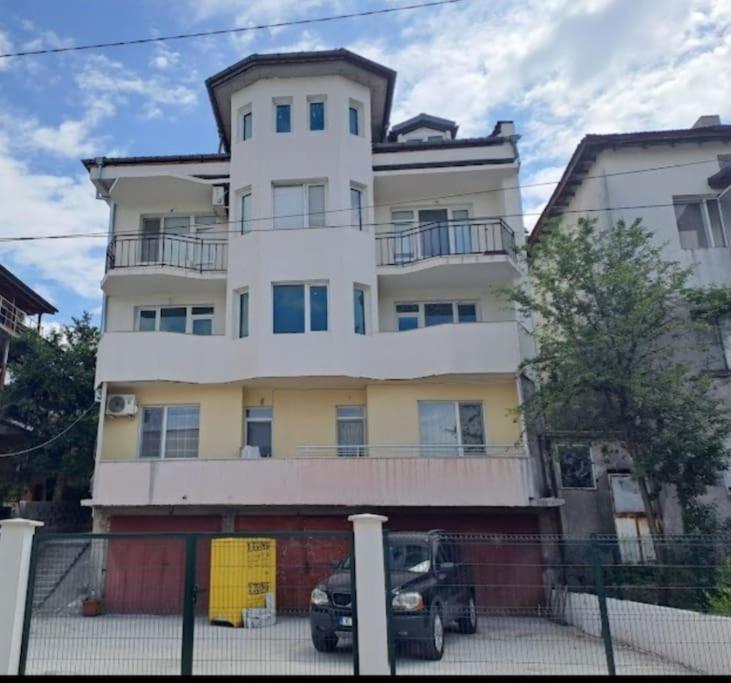 White House Apartments Haskovo Buitenkant foto